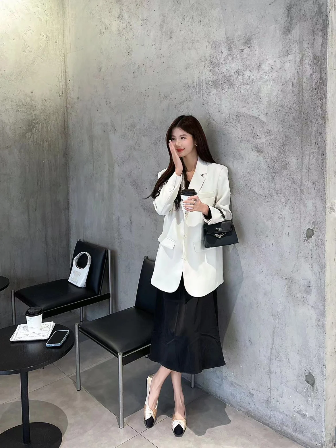 

Новинка 2023 Ранняя весна, французская сказочная модель с бантом, сатиновые туфли на мягкой подошве с квадратным носком для девушек