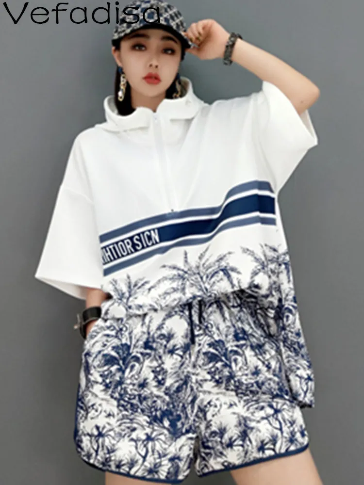 

Женский комплект одежды Vefadisa, летний пуловер с коротким рукавом и капюшоном с принтом и шорты, модель LHX4123, 2023