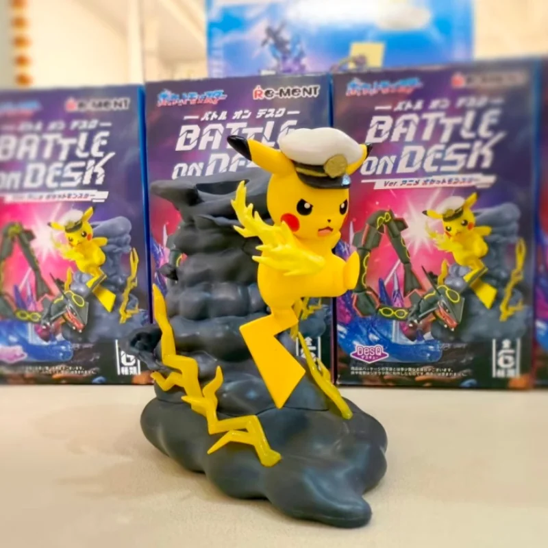 Фото Фигурки Re-Ment Pokemon: Серия «Битва на столе» — Спригатито, Райкуаза, Сериленд, Чаризард, Пикачу, Фуэко. Модели-украшения. №3