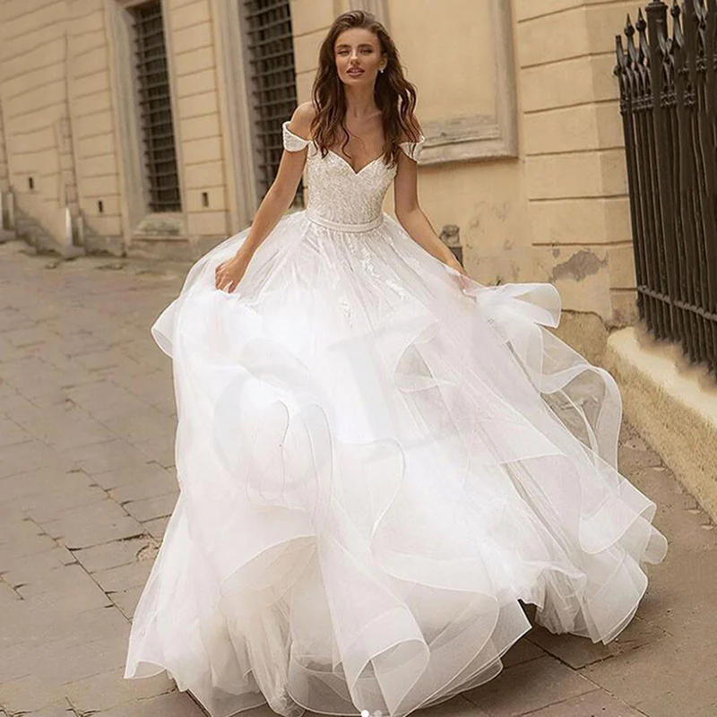 

A-Line Wedding Dress Luxury Sexy Sleeveless Gown Appliques Ruched Pleat Tiered White Lace Up Robe De Mariee Elegant Women