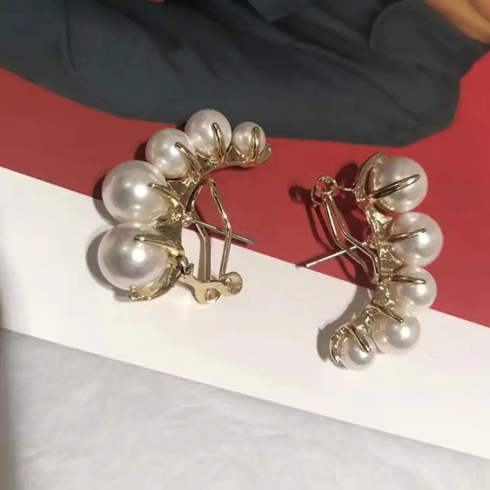 

1 Pair Good-looking Delicate Temperament Shiny Faux Pearls Female Earrings Jewelry Accessories Stud Earrings Female Earrings