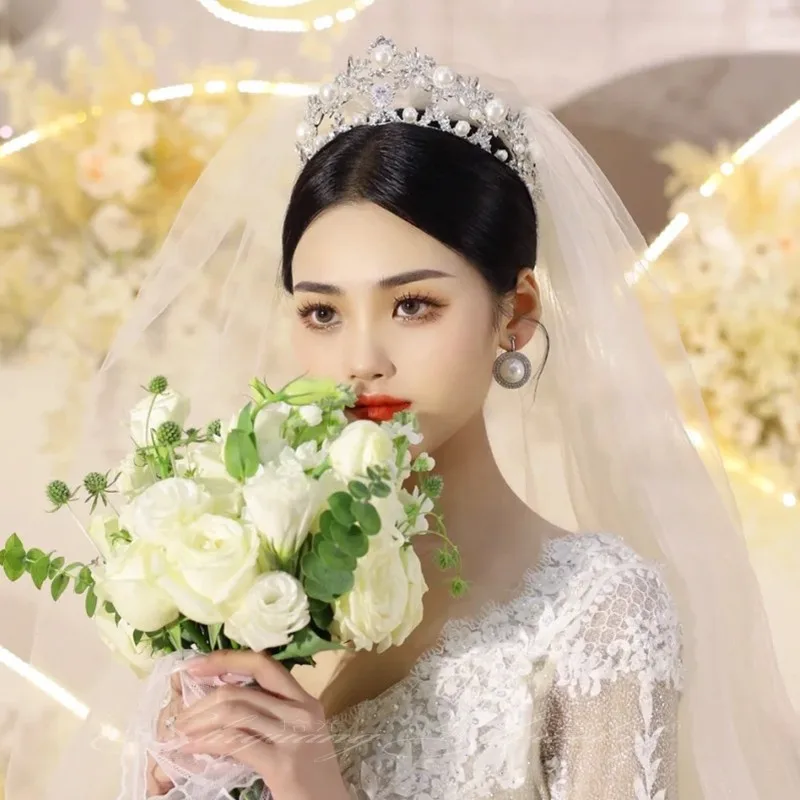 Женская свадебная заколка в виде короны со стразами