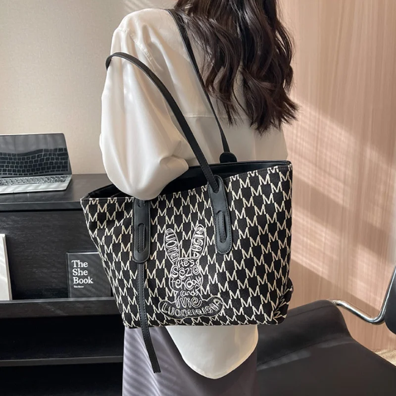 Women's Large Capacity Tote Bag Female Letter Underarm Hand Bolsa Simple Fashion Retro Commuting Shoulder HandBags for Sac сумка