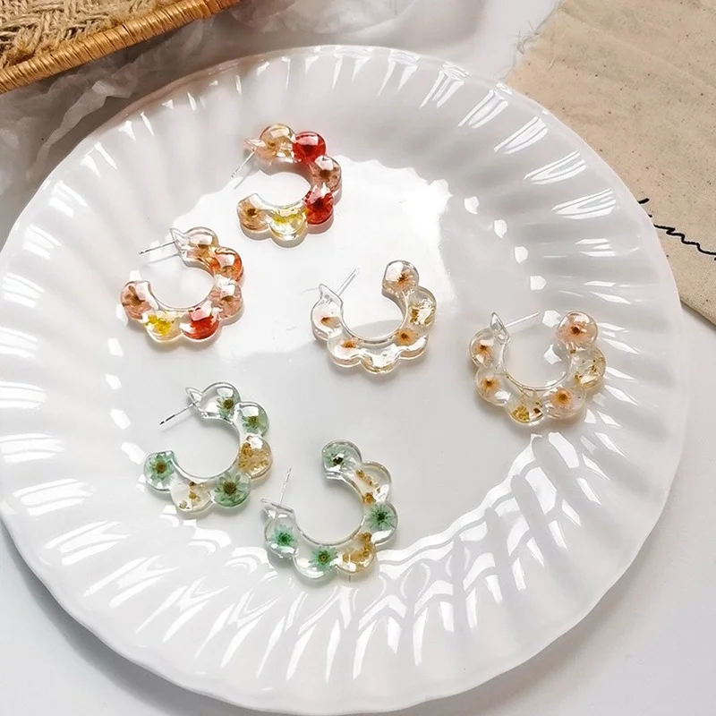 

VSnow Vintage C Shape Flower Hoop Earring for Women Temperament Transparent 3 Designs Resin Multicolor Party Earring Jewelry