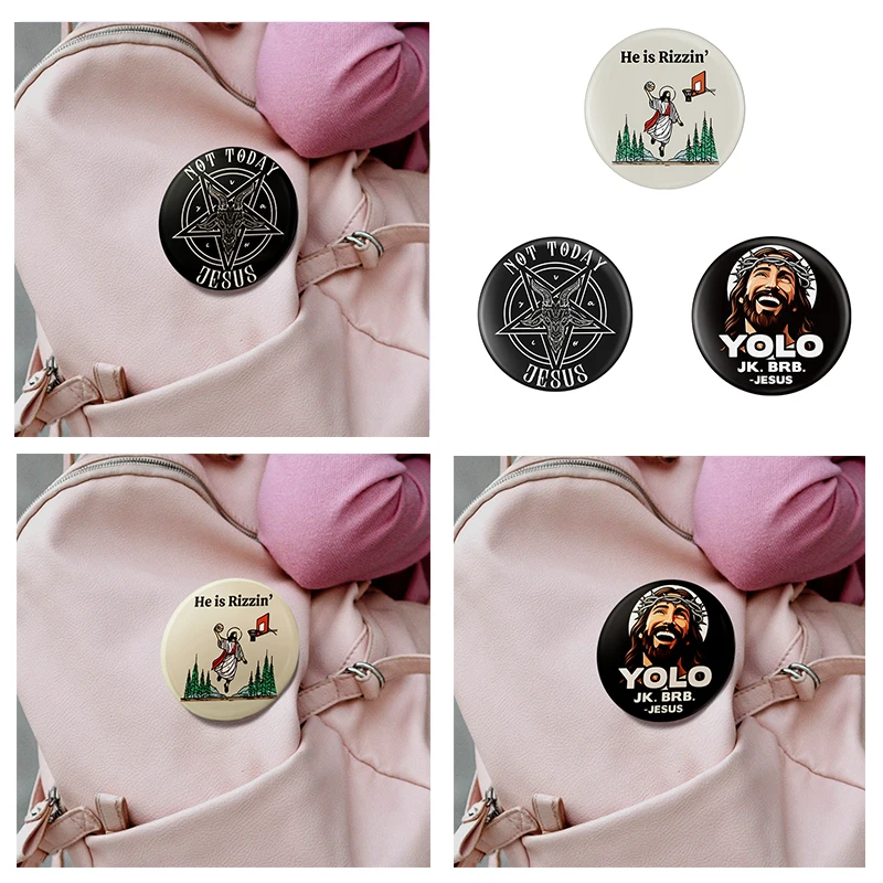 Металлическая брошь в виде Иисуса