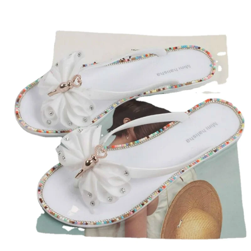 

2022 Summer Shoes Woman Fashion Colorful Diamond Butterfly Outside Wearing Seaside Ladies Flip-flops Beach Cool Women Slippers
