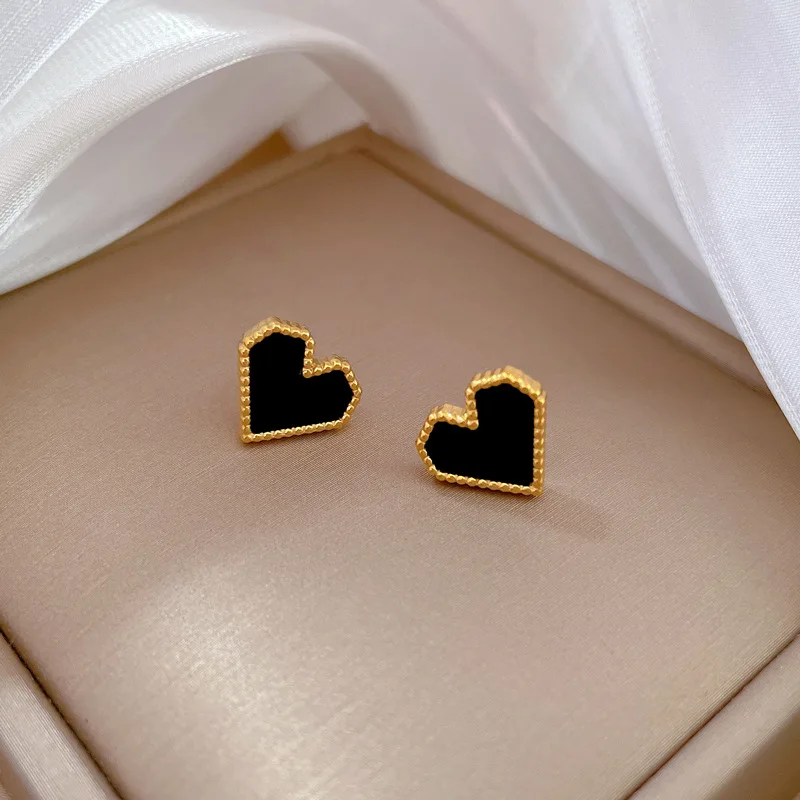 Simple Love Heart Shell Stud Earrings for Women Couple Fashion Punk Piercing Statement Wedding Party Bridal Jewelry Gift