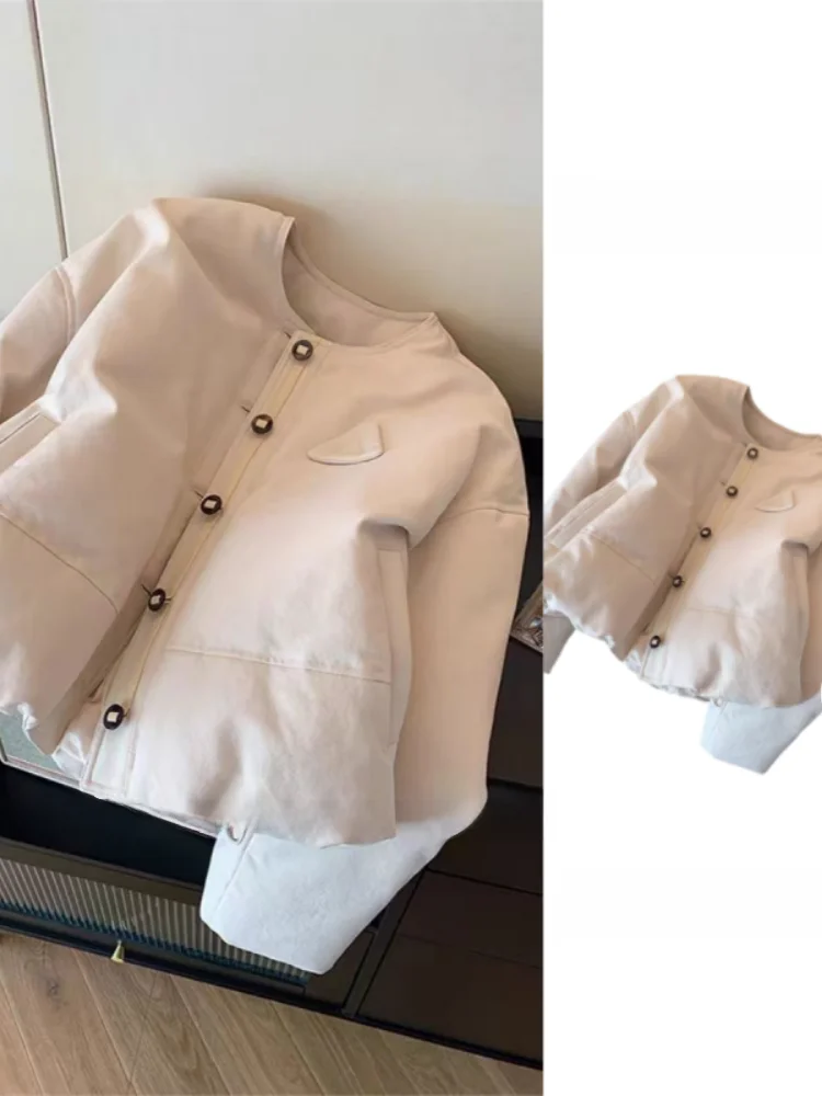 Кремово-белая утепленная куртка с круглым вырезом на хлопковой подкладке