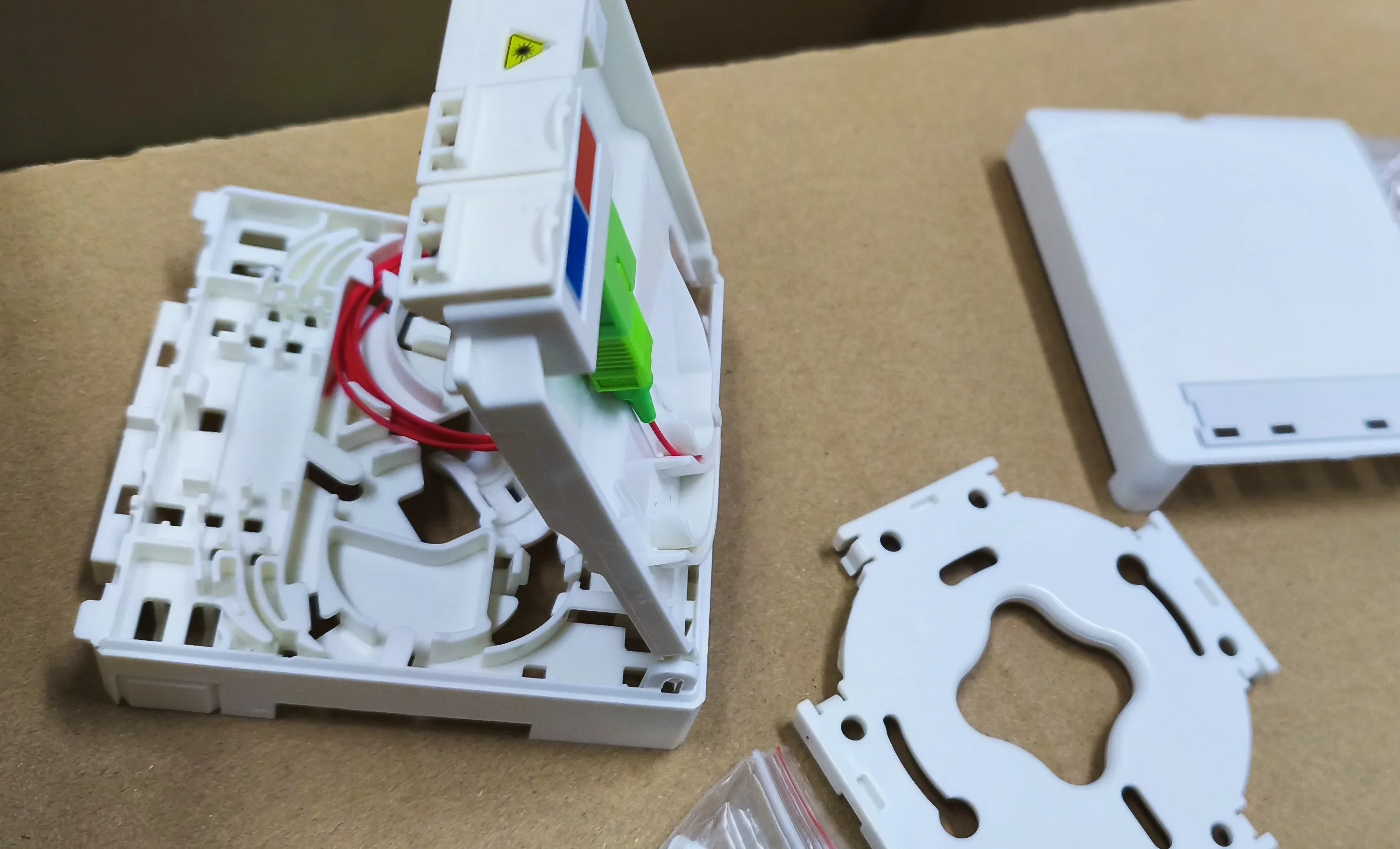 Франция PTO Box 1Fo Оптоволоконная розетка с косичкой SC/APC и адаптером оконечная