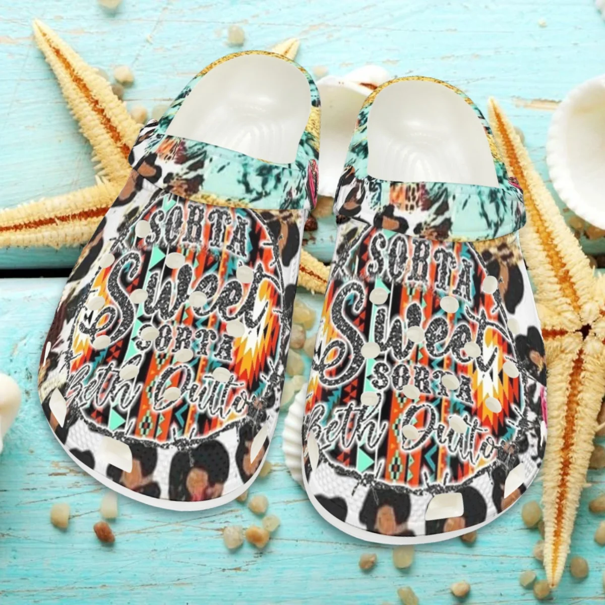 

Fashion Art Design Hole Shoes for Women Summer EVA Light Non-slip Slippers Outdoor Beach Wading Sandals Couple Garden Clogs