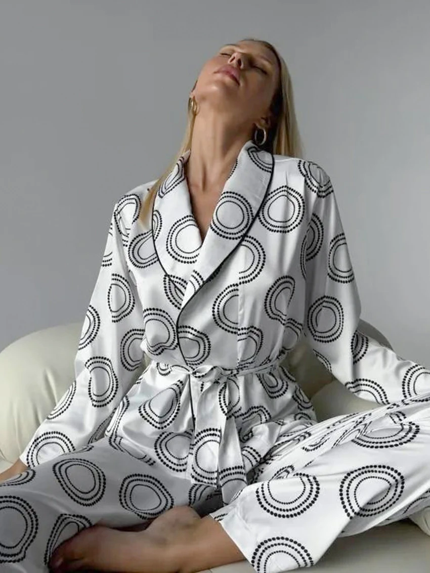 Рисунок 2 - Женский пижамный комплект Marthaqiqi