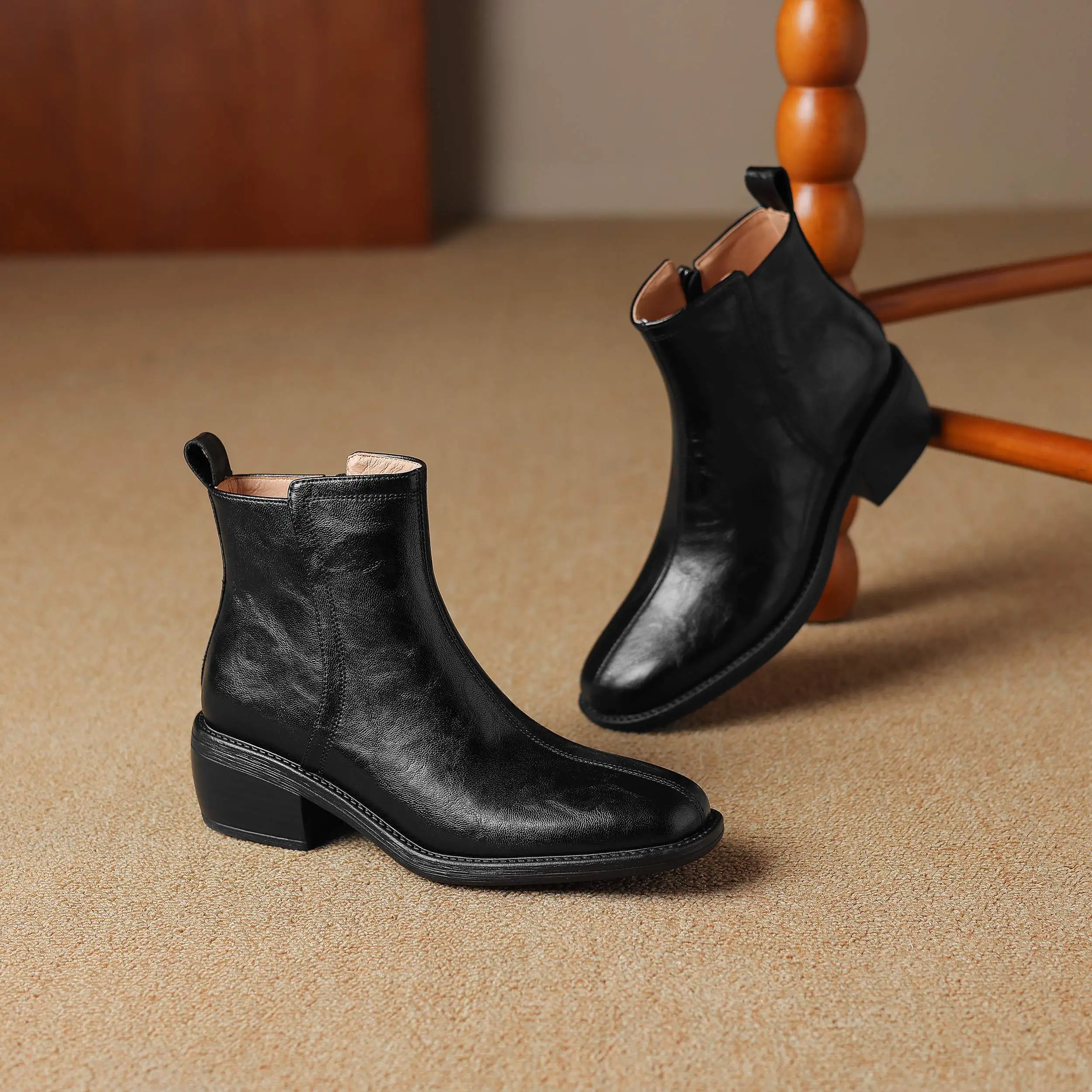 Женские ботильоны на молнии с круглым носком