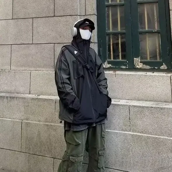 Куртка мужская для альпинизма уличная модная винтажная городская стильная