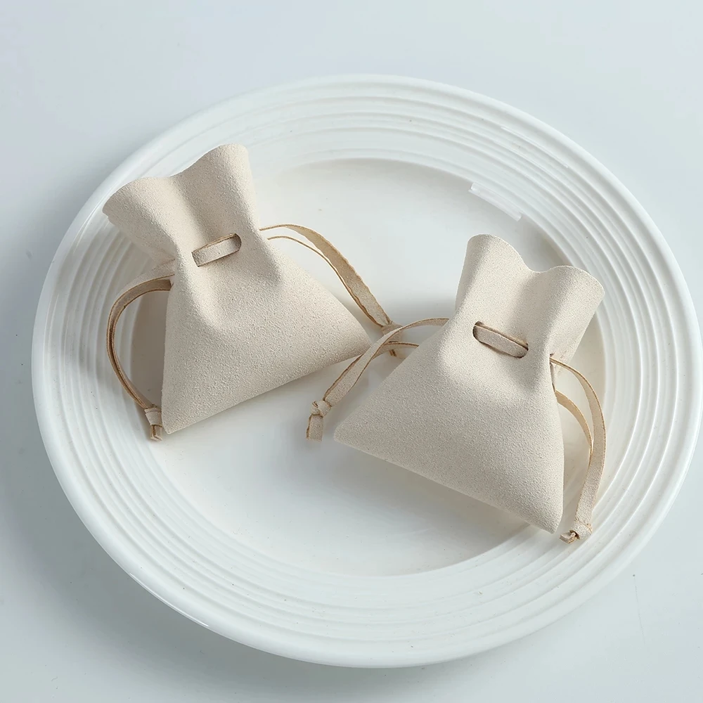 

Newest Jewelry Drawstring Pouches Beige Fungus Style Microfiber Packaging Bag Necklace Earrings Gift StorangeChristmas Party