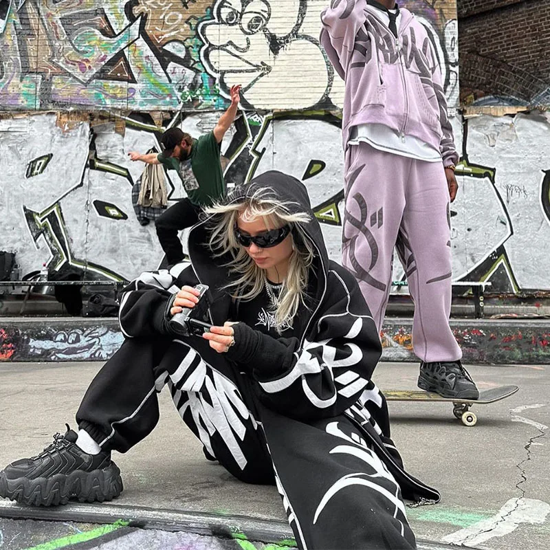 Женский Повседневный костюм с капюшоном куртка принтом и эластичные штаны на