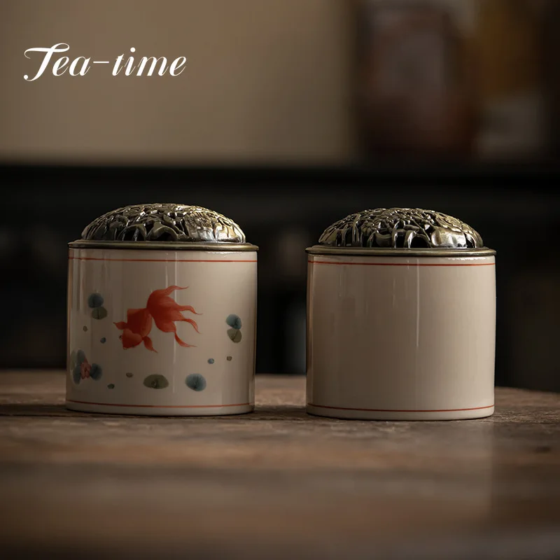 

Горелка для благовоний из сандалового дерева с красной рыбой