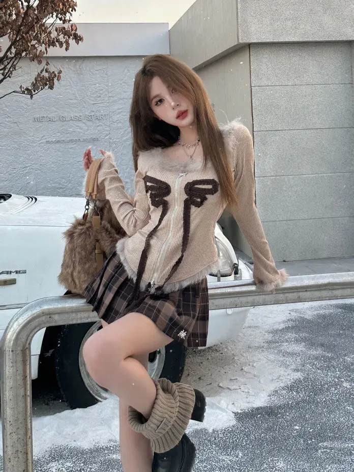 Женская футболка с бахромой