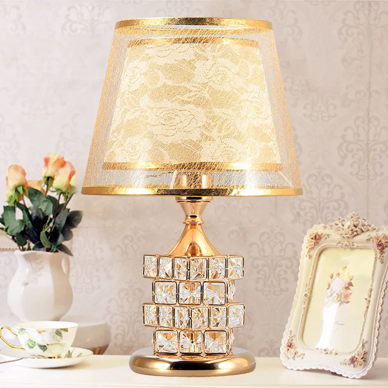 Modern Crystal Table Lamp European Style Luxury Wedding Gift Ideas Rubik's Cube Sweet Bedroom Lamp Home Decor Golden Lamp