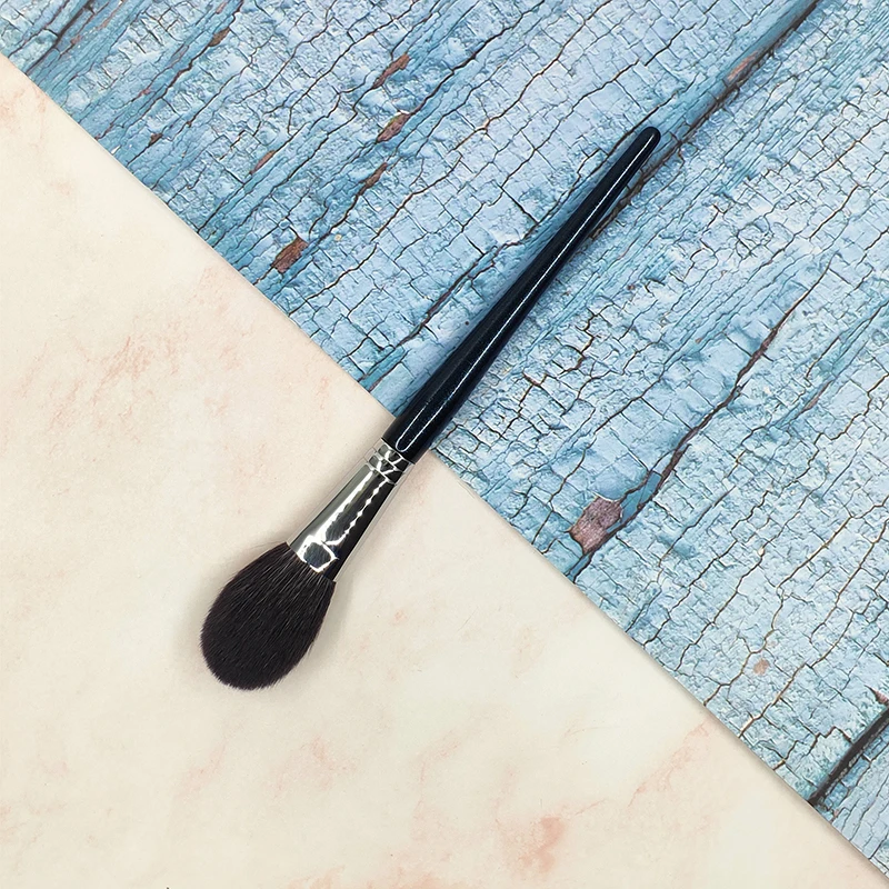 

1 шт., кисть для нанесения пудры и румян