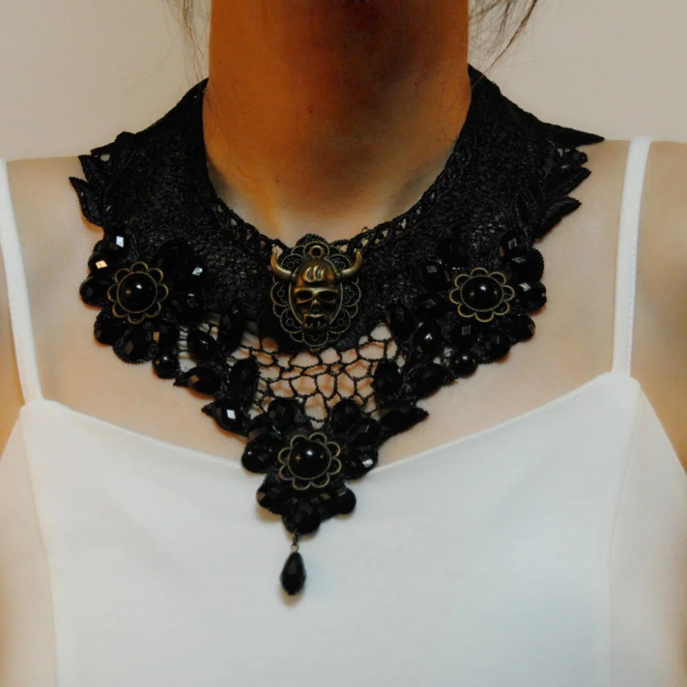 

NCEE 2023 New Product Clavicle Fake Collar Fashion Exaggerated Women's Lace Devil Head Necklace Halloween Necklace Jewelry Gift