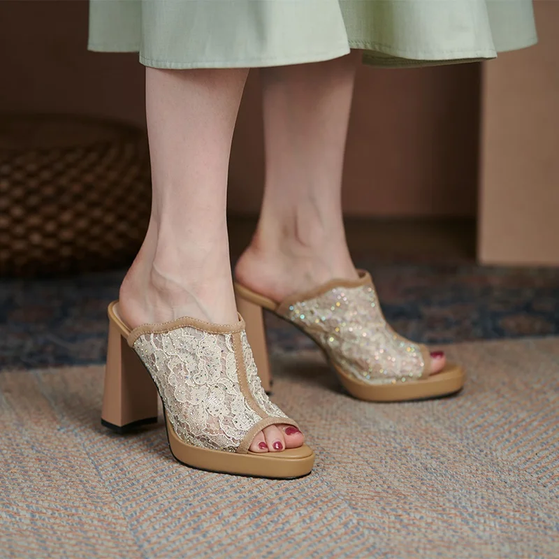 Женские туфли с вышивкой в стиле ретро повседневные без задника заостренный