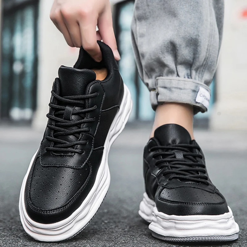 Рисунок 6 - Кроссовки мужские с невидимой внутренней подкладкой