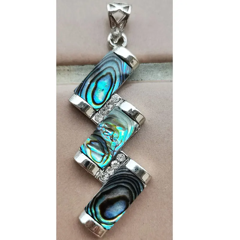 

New Zealand Abalone Shell Woman Pendant Bead 1pcs D1825