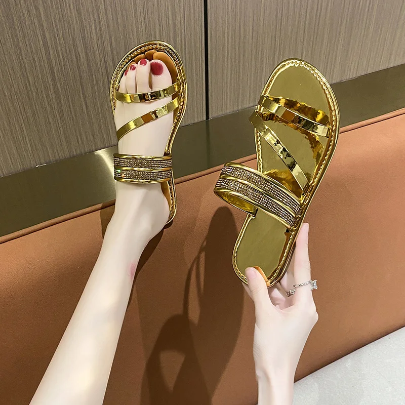

2022 NEW Summer Women's Gold Silver Patent Leather Flat Heel Sandals Bling Rhinestone Narrow Band Beach Casual Slippers