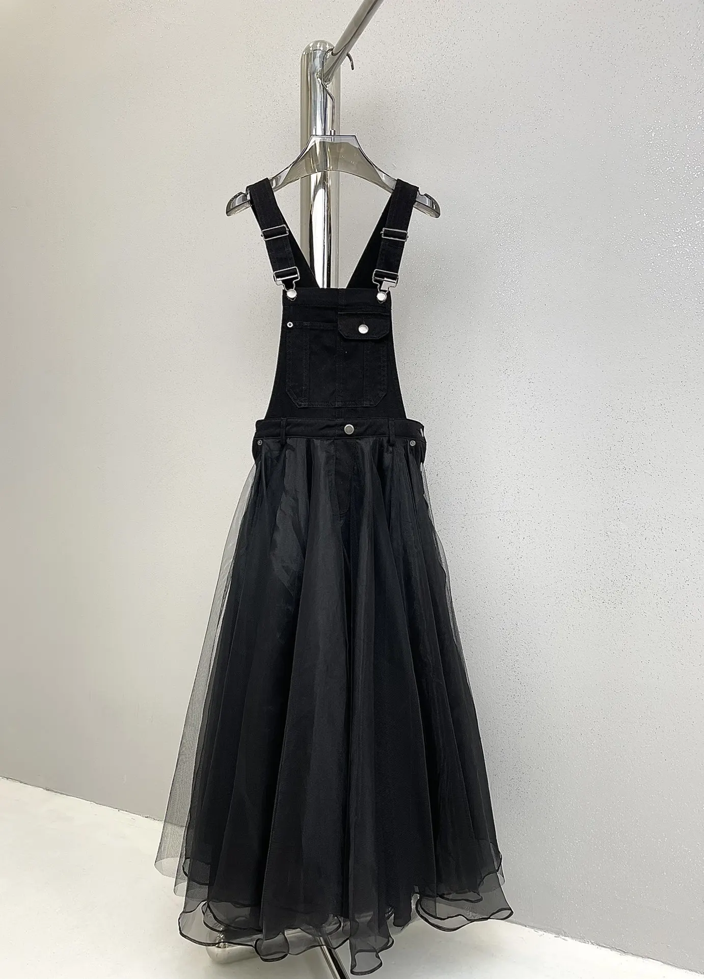 

Джинсовое платье с прострочкой на спине и бретельках, черное платье с многослойной сетчатой внутренней подкладкой, шикарное джинсовое платье с большой юбкой с прострочкой, 2023