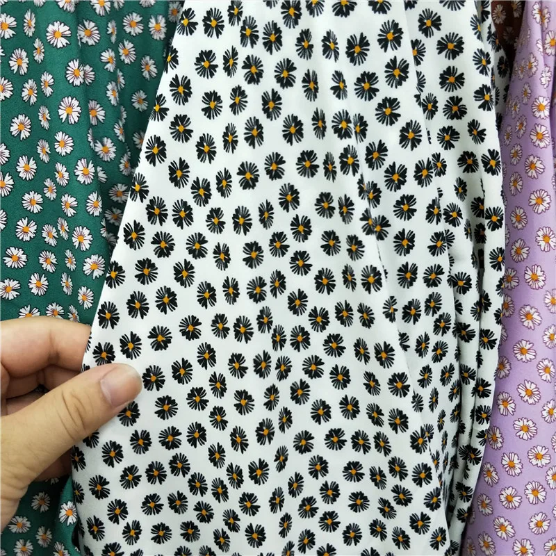 

Printed Short Sleeve Shirt Cheongsam Fabric Half-length Skirt for Dress Soft and Smooth Small Daisy Floral Sewing by the Yard
