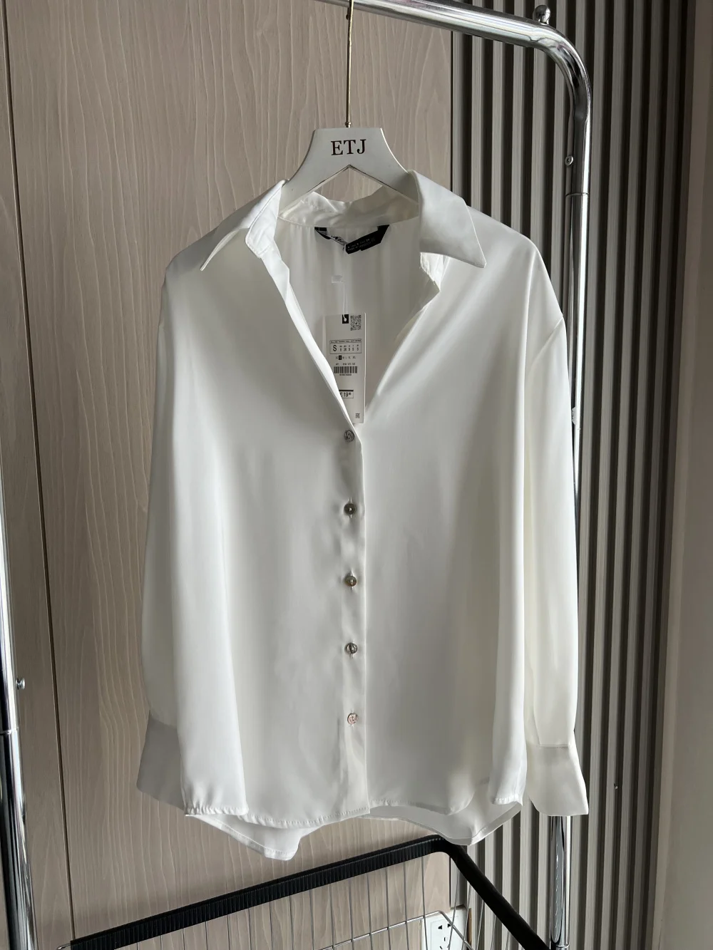 Рубашка Женская атласная с V-образным вырезом и длинным рукавом