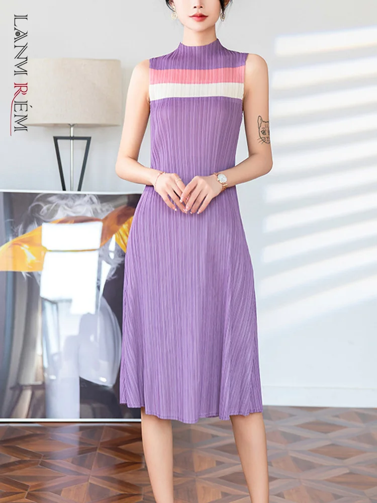 

LANMREM Pleated Contrasting Colors Dresses Women Sleeveless Pullover Round Neck A-line Fashion 2022 Summer Female Clothing 2I321