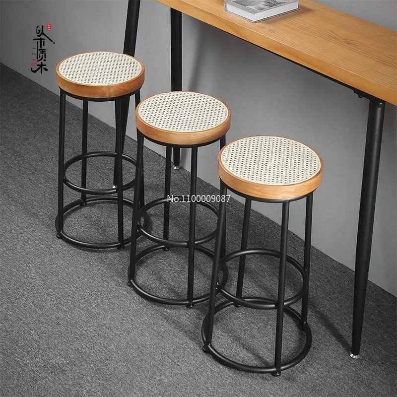 Рисунок 2 - Американский металлический высокий стул в стиле ретро