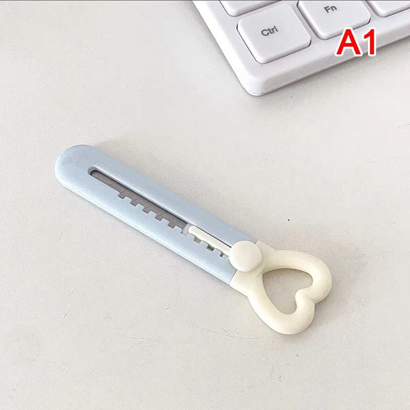 

1pc Kawaii Mini Pocket Love Heart Art Utility Knife Express Box Knife Paper Cutter Craft Wrapping Refillable Blade Stationery