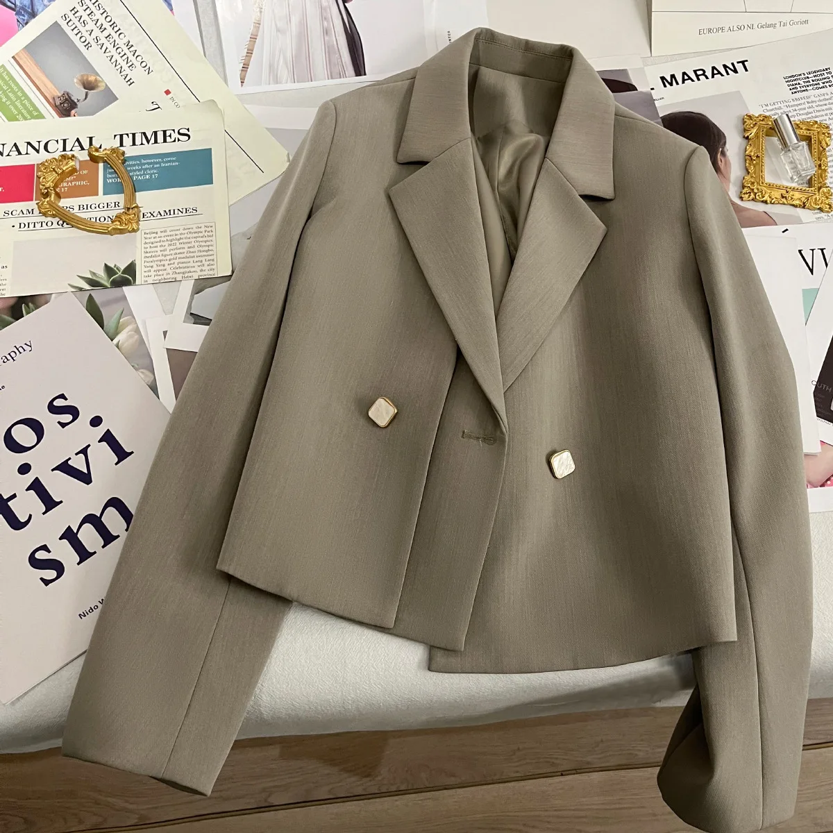 Blazer for Women Spring and Autumn 2023 New Gray-green Blazer Women's Spring Temperament Casual Cropped Blazer