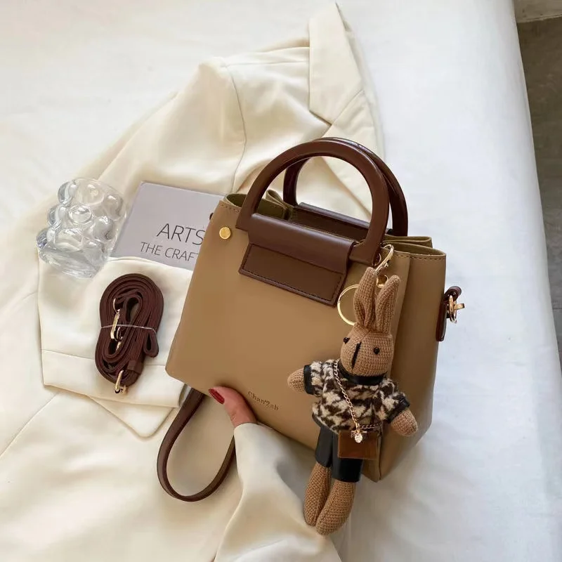 

High Quality 2022 Fashion Versatile Messenger Bag French Portable