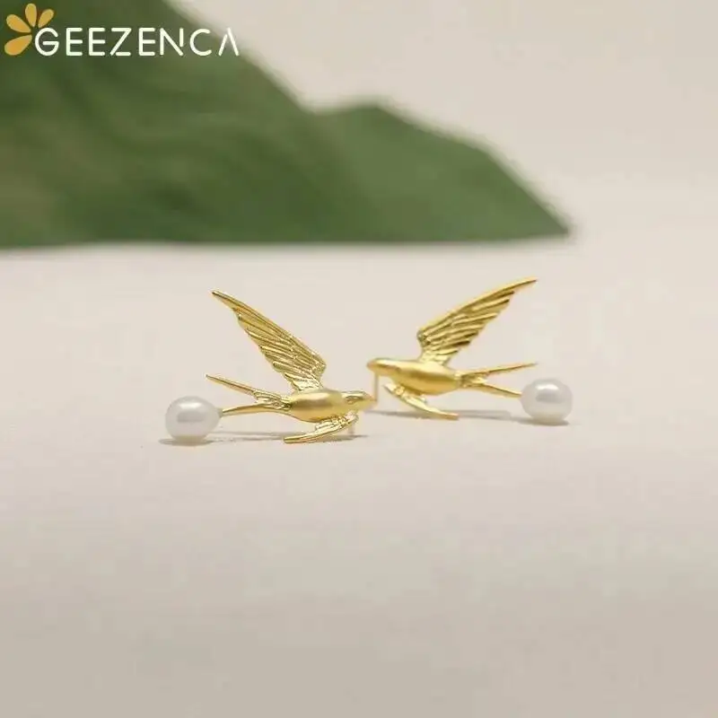 Фото GEEZENCA 925, серебряные жемчужные 3D массивные серьги с изображением ласточки и птицы, женские дизайнерские модные изящные уникальные серьги-гвоздики, подарок на вечеринку для нее №4