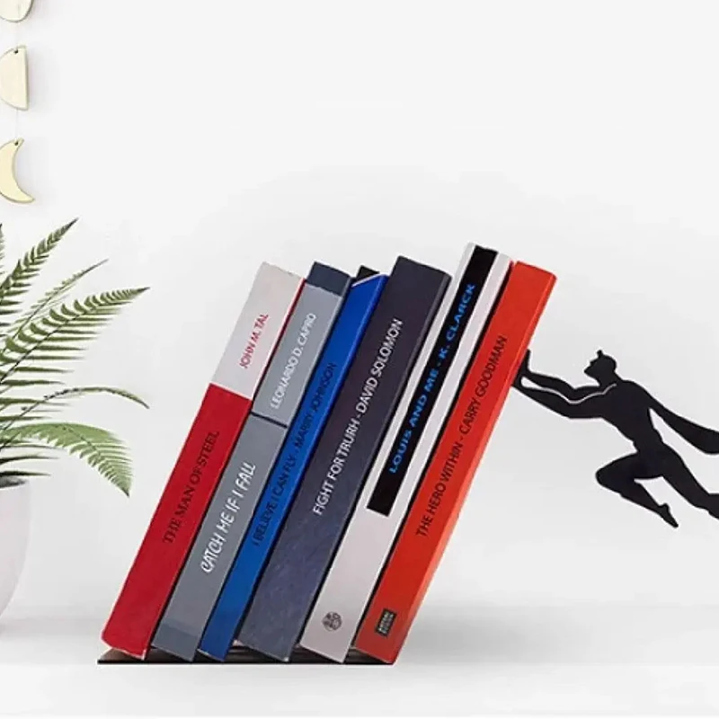 Фото Креативная книжная полка супергероя, фигурки, металлическая подставка для хранения книг, настольное украшение, офисные аксессуары, подставка для книг №4