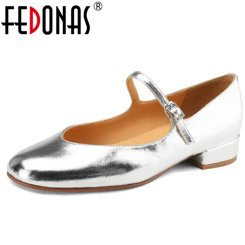 

FEDONAS для весны и лета, Ретро стиль, лаконичные женские туфли на высоких каблуках, повседневный или офисный стиль, женская обувь из натуральной кожи на низком каблуке, круглый носок, туфли в стиле Мери Джейн, женские