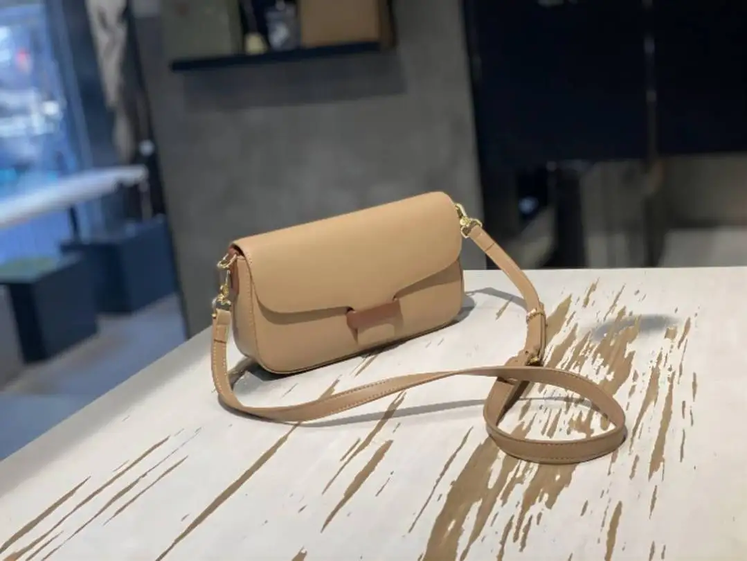 

22 autumn and winter new fashion chain shoulder bag small bag women's cowhide women's bag small square bag handbag messenger bag