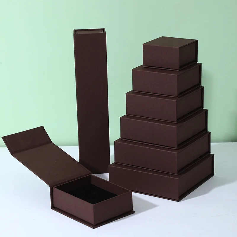 

Магнитные картонные подарочные коробки 10 шт.