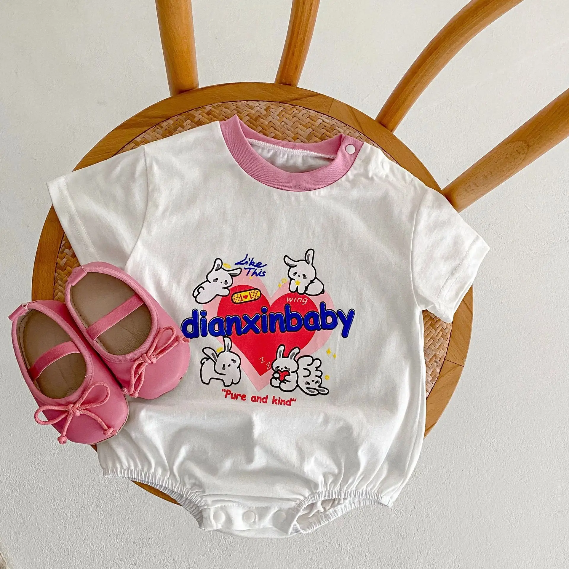 

2023 Korean Summer Infant Baby Girls Jumpsuit Rabbit Love Heart Letter Printed Cotton Short Sleeve Romper Toddler Girl Bodysuit