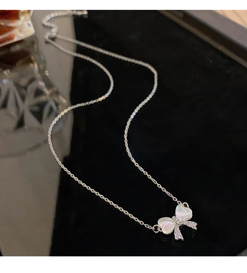 

Light Luxury Opal Bow Necklace For Women's Versatile Style Small And Fresh Titanium Steel Lock Bone Chain