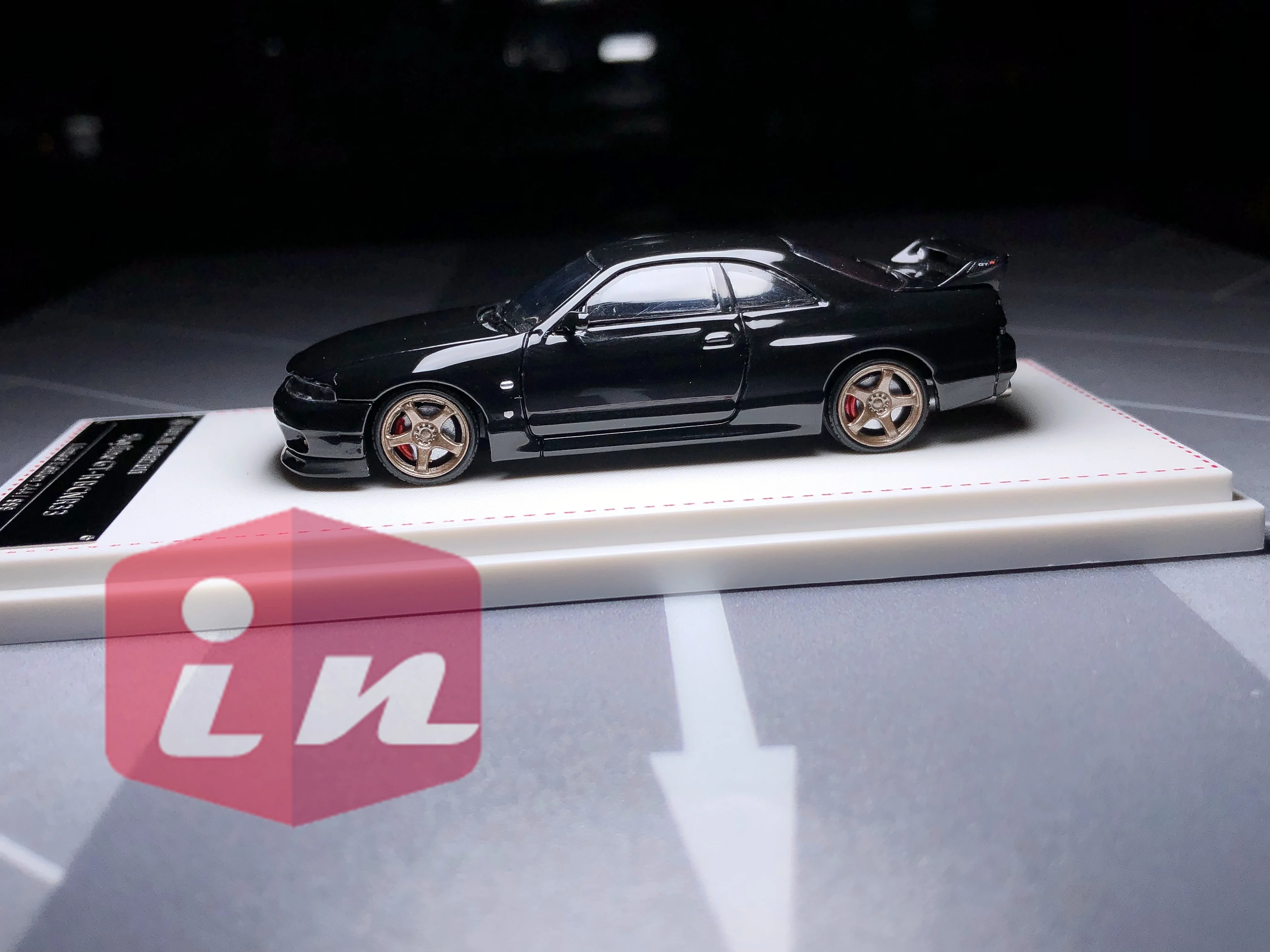 

FH 1/64 SKYLINE GT-R R33 Black + ENGINE no figure DIECAST Model Car Collection Limited Edition Hobby Toys