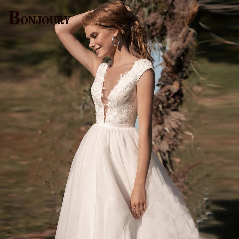 

BONJOURY Simple V-Neck Wedding Dresses For Women 2022 Bride Illusion Lace Appliques Button Back Customised Vestido De Casamento