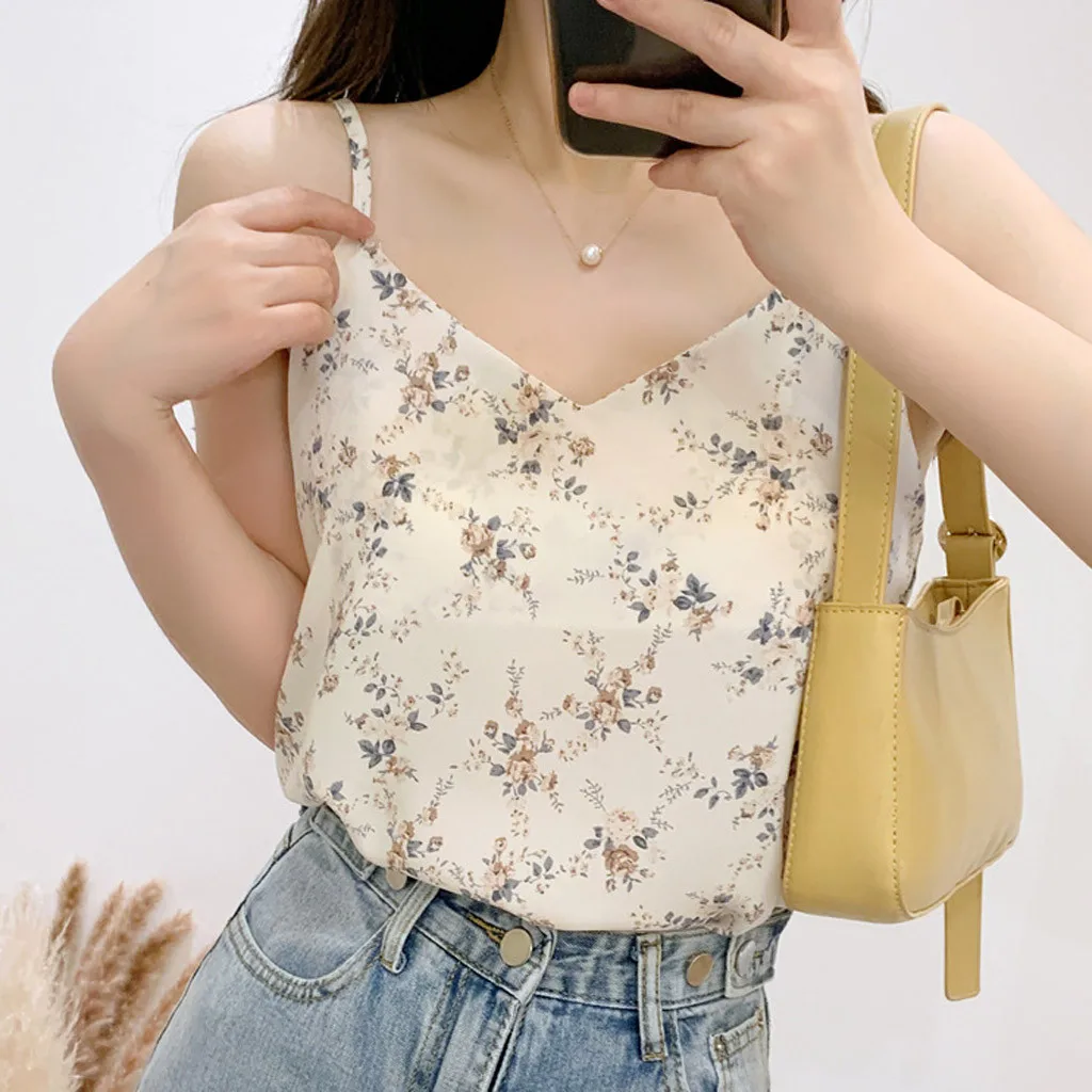 

Женская трикотажная кофта с V-образным вырезом