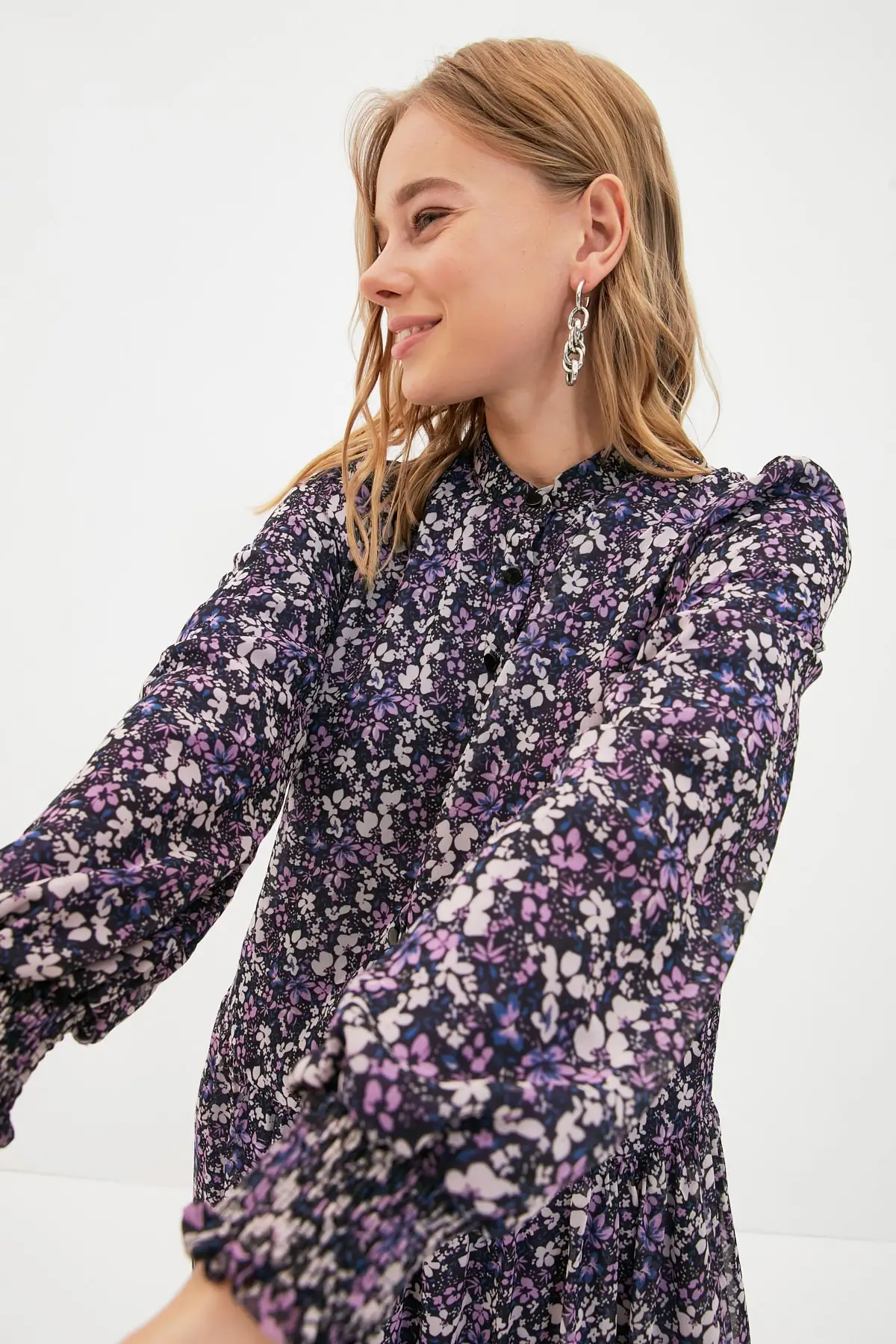 

Trendyol Upright Collar Chiffon Flower Patterned Astralı Dress TCTAW22EB0176