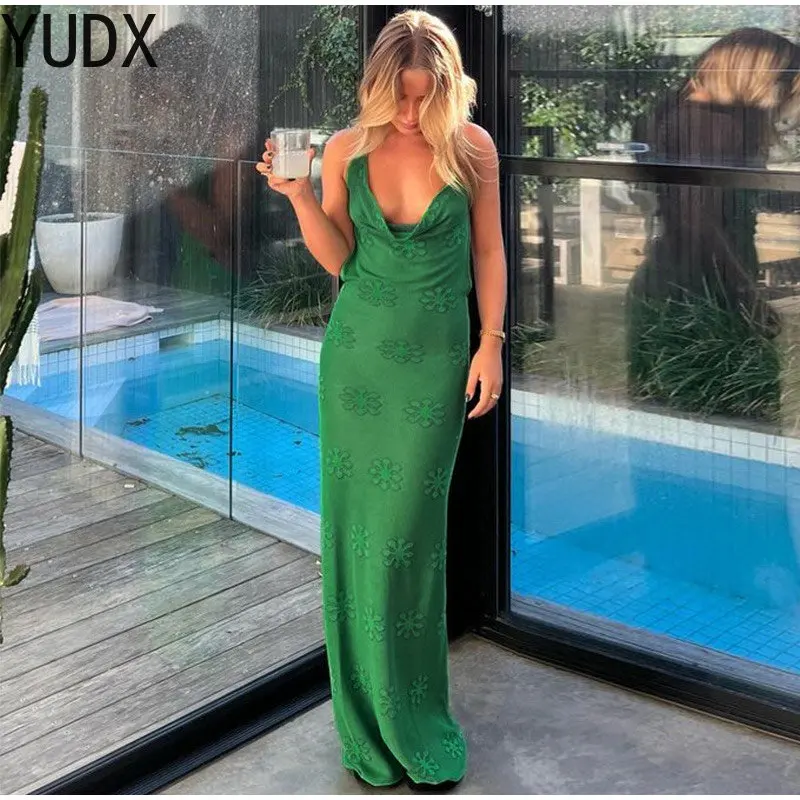 Рисунок 4 - Женское облегающее платье без рукавов