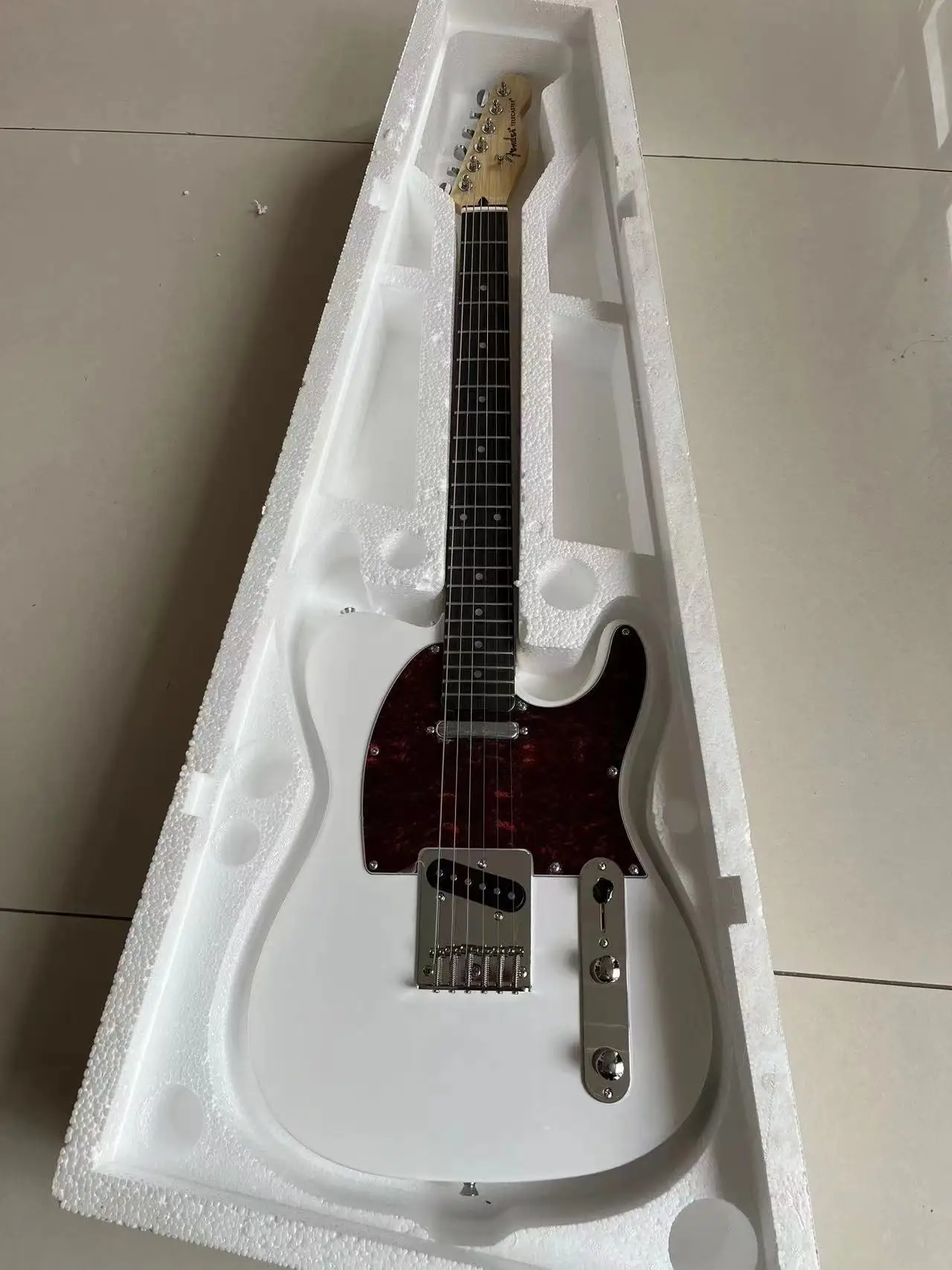 

Hot Tele electric guitar high quality basswood Body maple neck custom 6 string Guitars telecast-er style real photos DSGVFDSAGFG