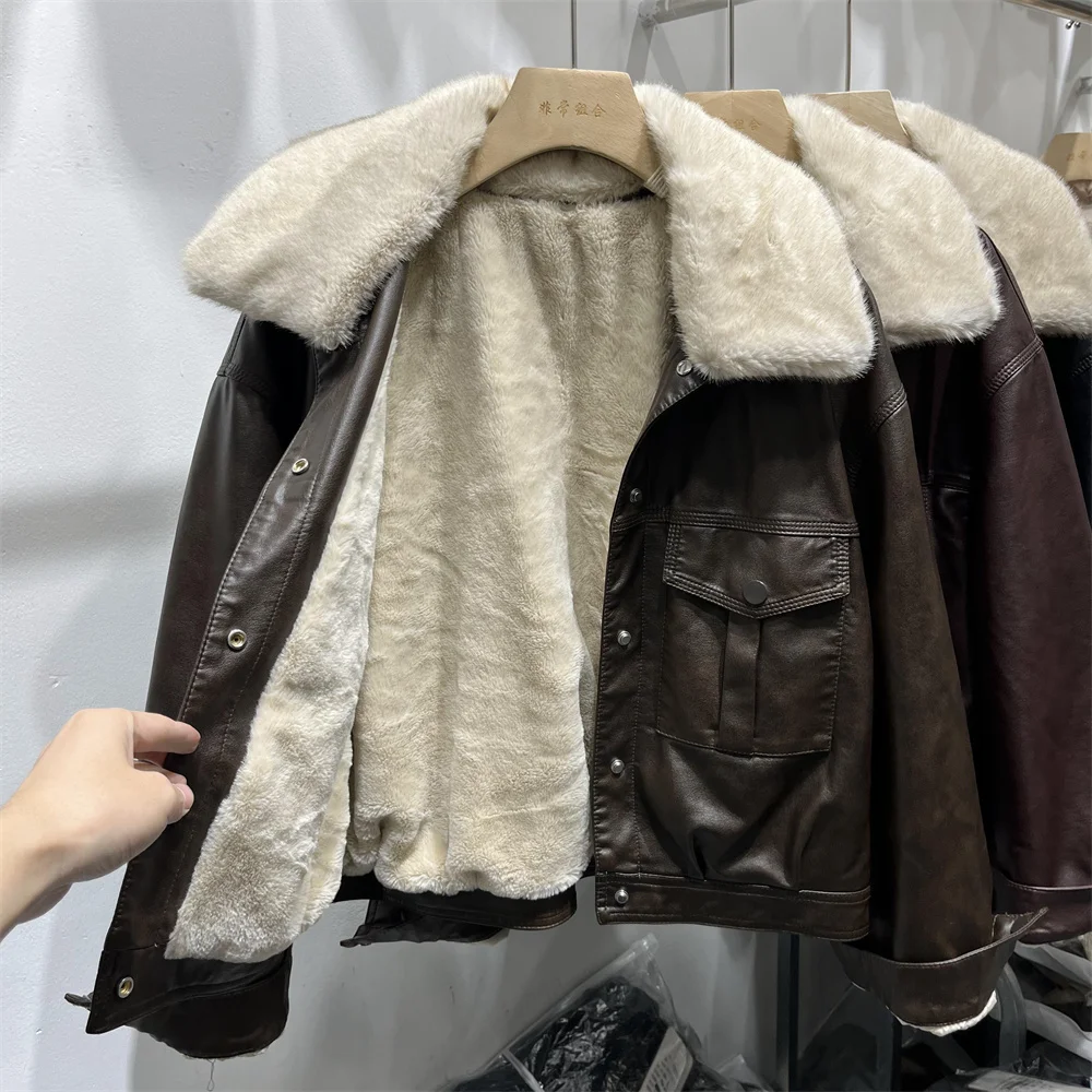 Four Seasons зеленое зимнее пальто 2024 новое гонконгское утепленное кожаное в стиле